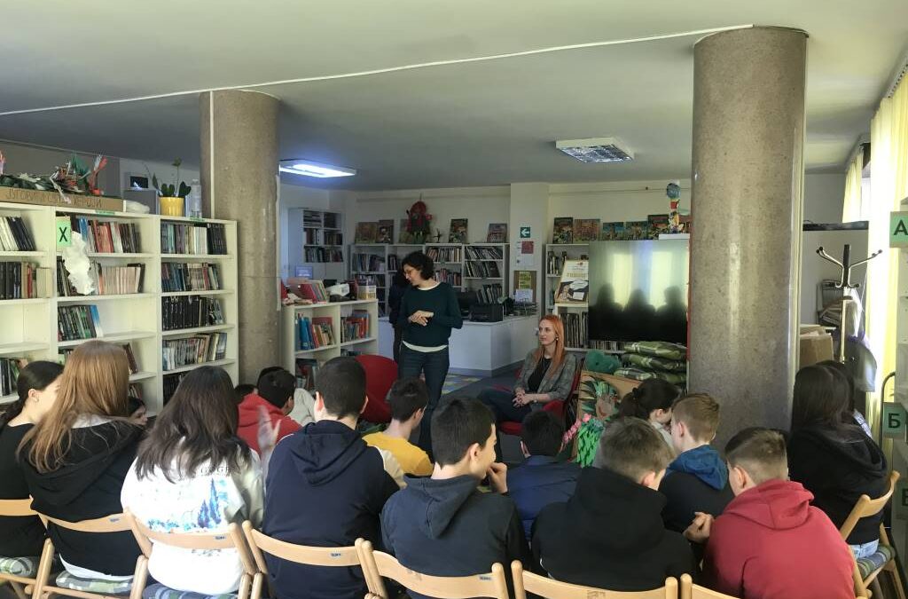 Одељење 7/1 на промоцији књиге „Необично пријатељство”